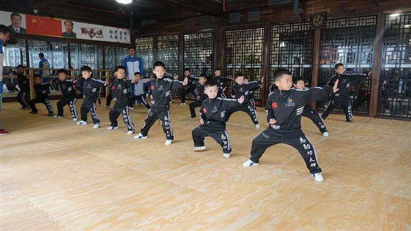 贵阳南明志勋功夫馆武术套路散打暑假班招生中