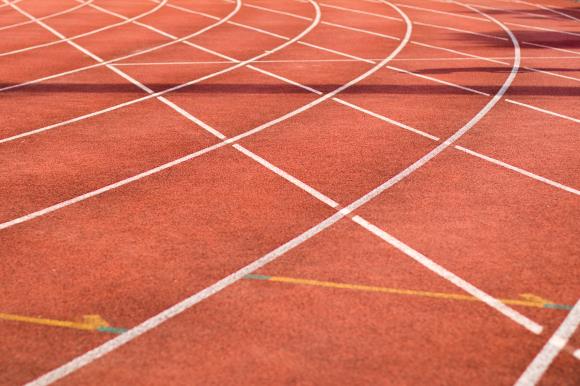 摄图网_500399447_红色跑道操场跑道赛道(企业商用) 摄图网_500399447_红色跑道操场跑道赛道(企业商用)