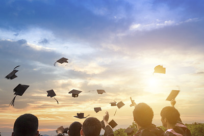 青岛市电子信息技术学校毕业颁发什么证书? 青岛市电子信息技术学校毕业颁发什么证书?