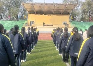 法治润心 赋能成长——遵化职校开展宪..